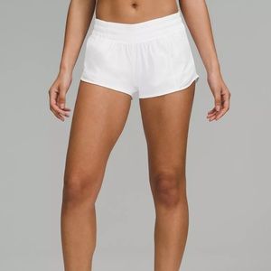 white lululemon hotty hot shorts 2.5 inch